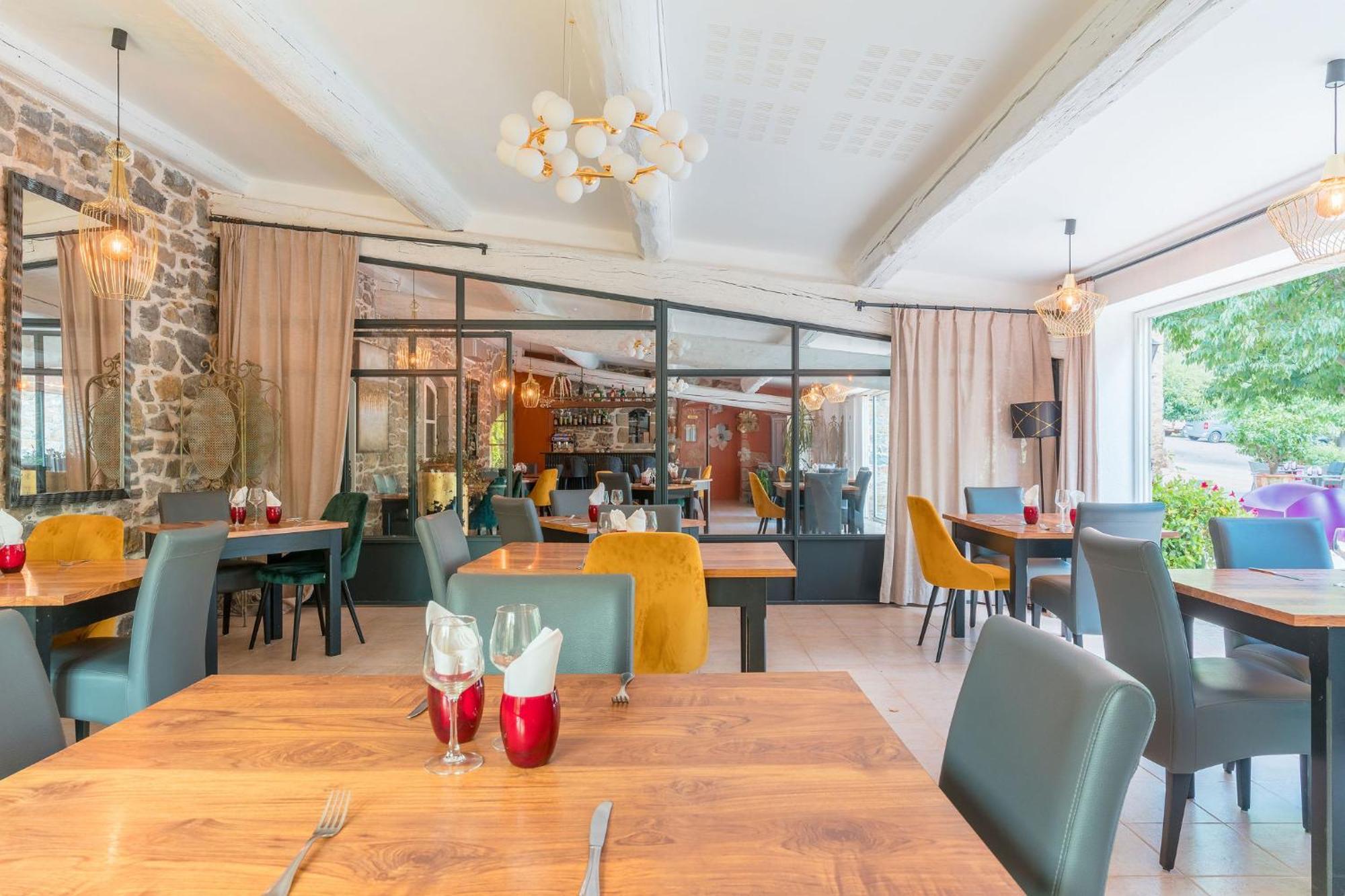 Logis Hotel Restaurant Le Pradinas Anduze Buitenkant foto