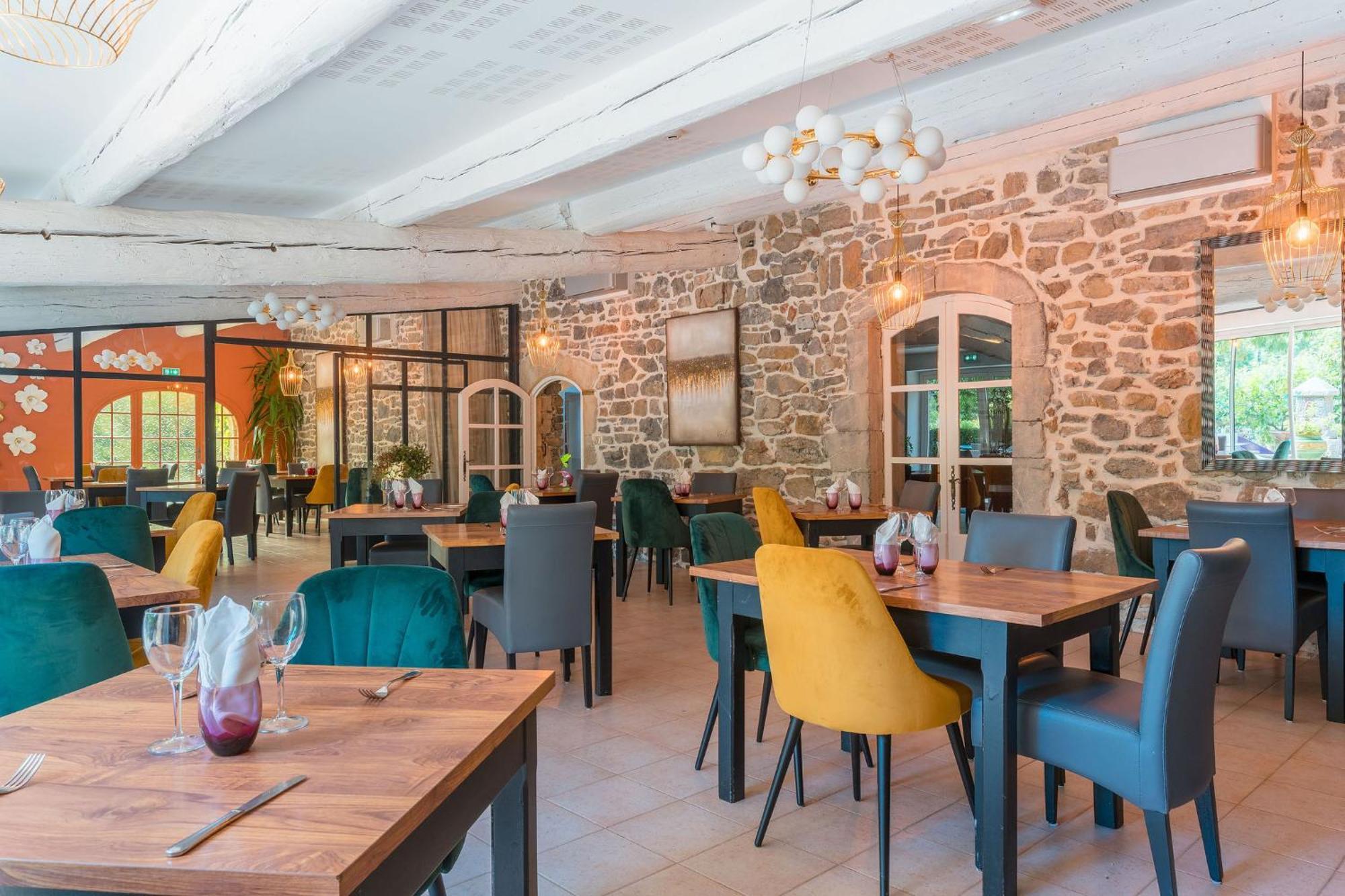 Logis Hotel Restaurant Le Pradinas Anduze Buitenkant foto