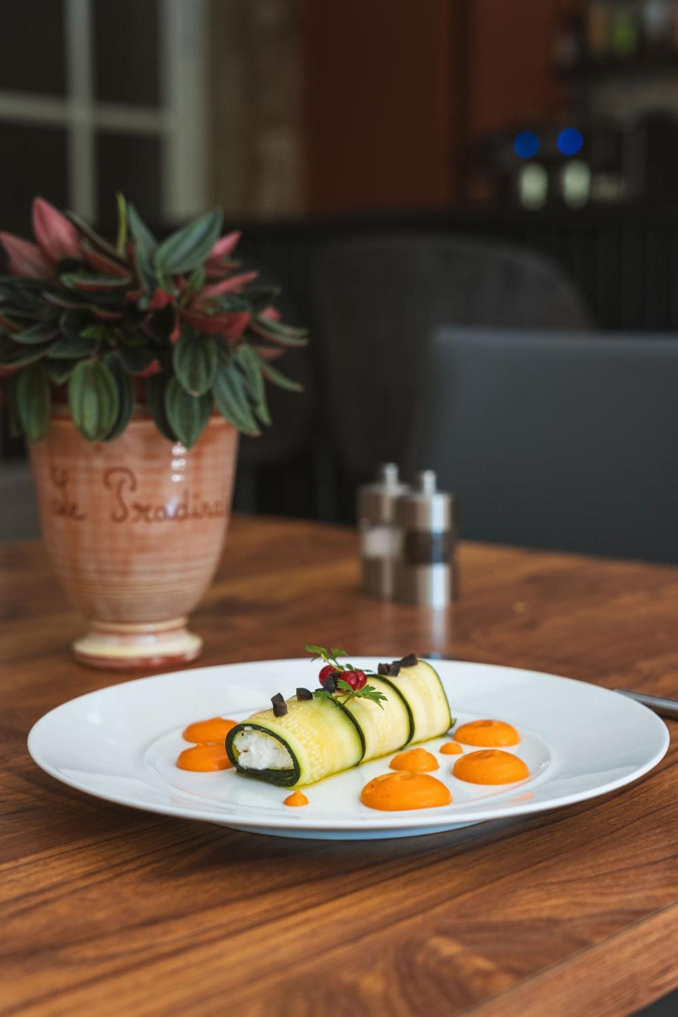 Logis Hotel Restaurant Le Pradinas Anduze Buitenkant foto
