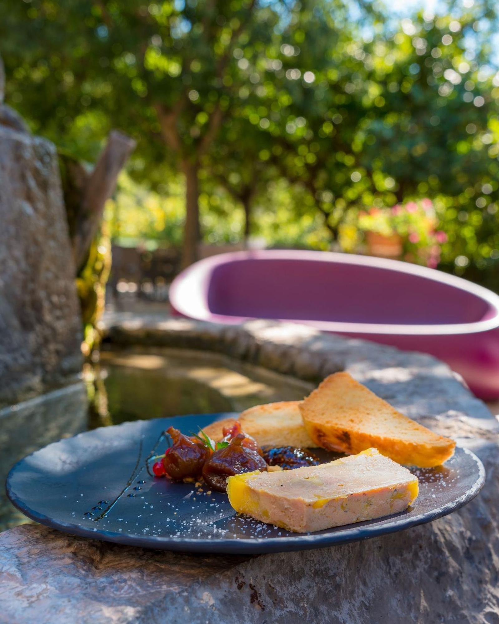 Logis Hotel Restaurant Le Pradinas Anduze Buitenkant foto