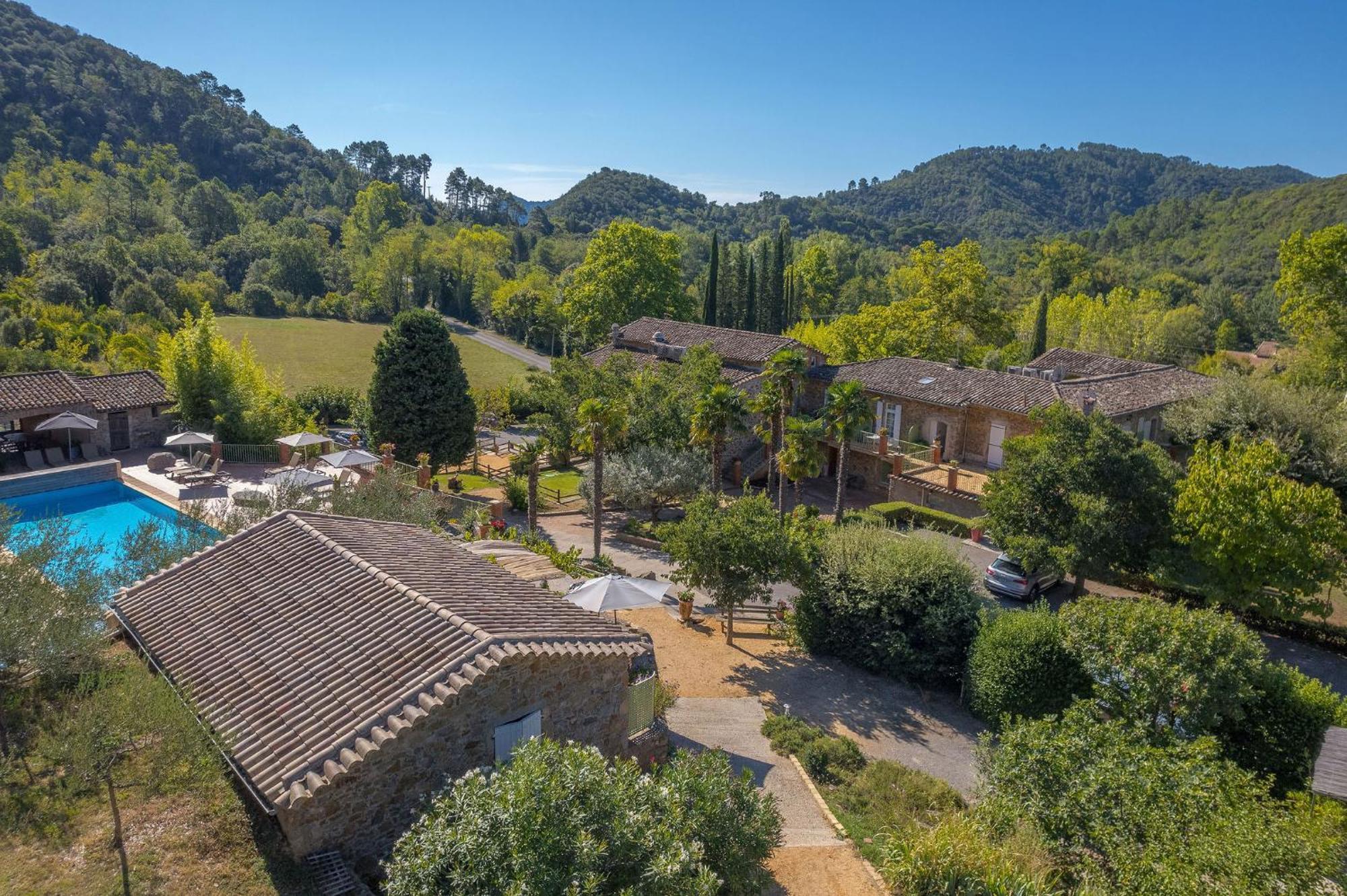 Logis Hotel Restaurant Le Pradinas Anduze Buitenkant foto
