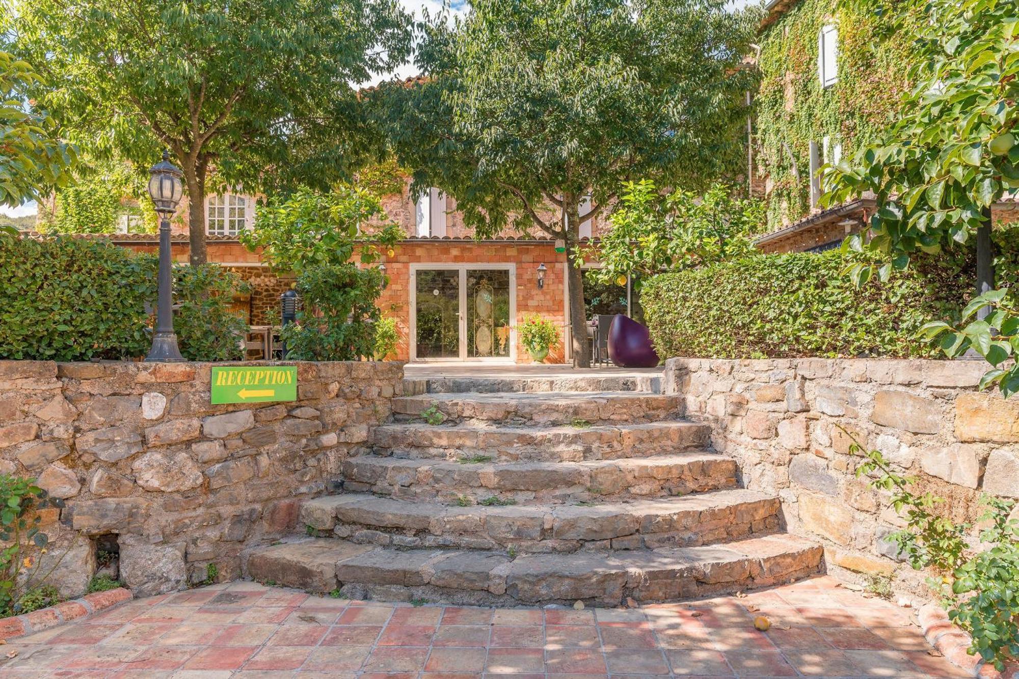 Logis Hotel Restaurant Le Pradinas Anduze Buitenkant foto