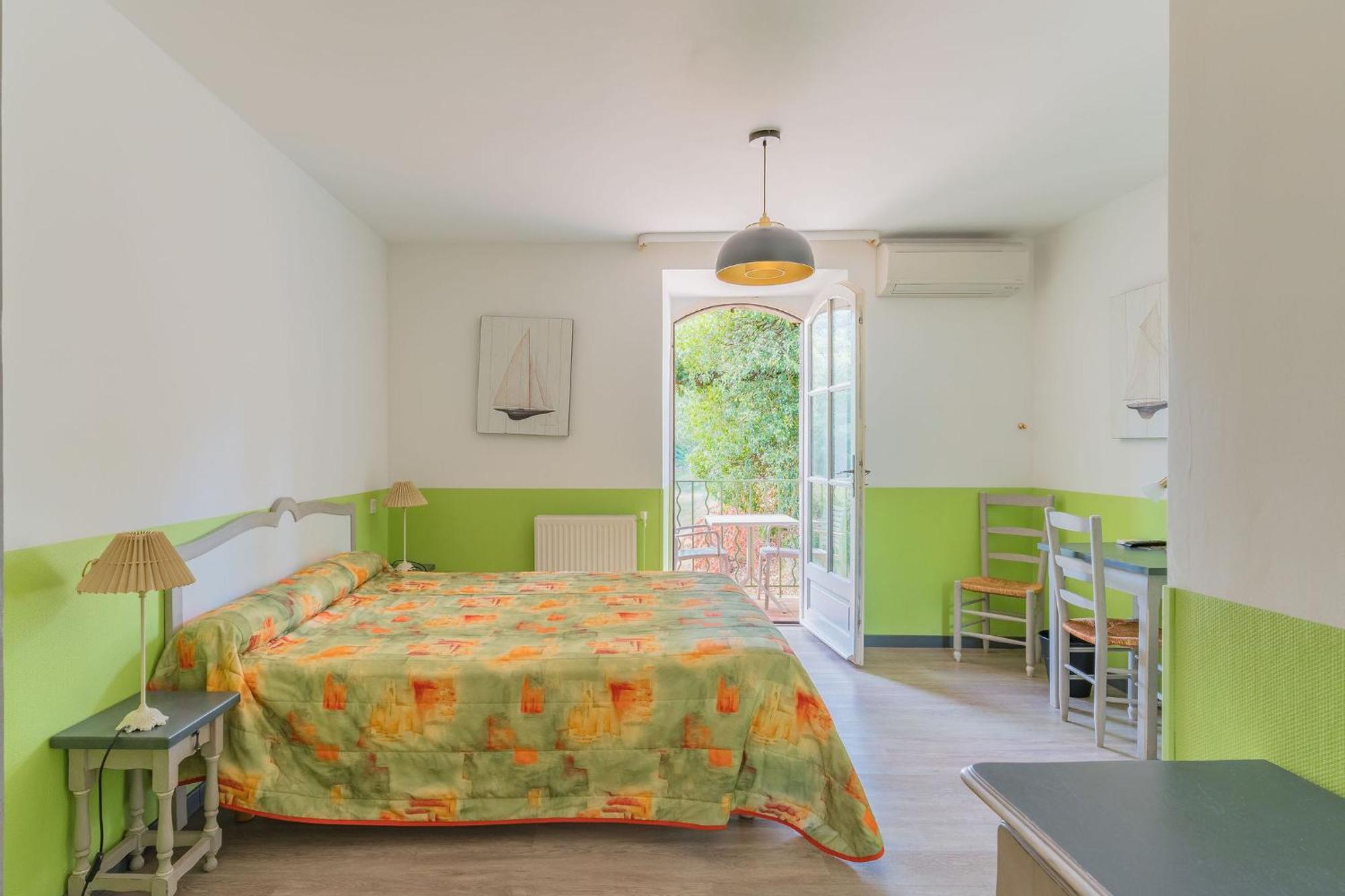Logis Hotel Restaurant Le Pradinas Anduze Buitenkant foto